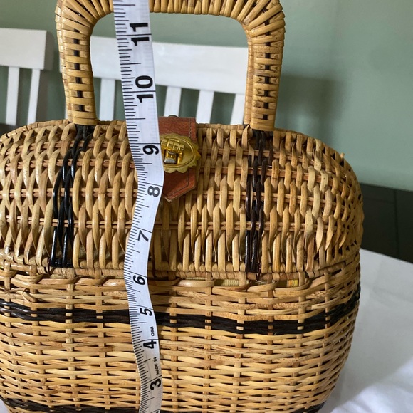 Vintage Woven WICKER BASKET BAG Box Purse w/ Woven Handle - Picture 7 of 13